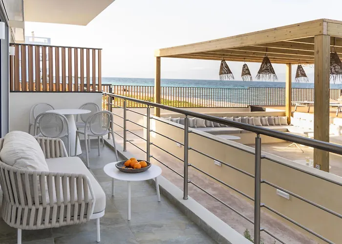 Daire Cavo Dio 4 - Beachfront Bliss - Cozy Pool Sunsets