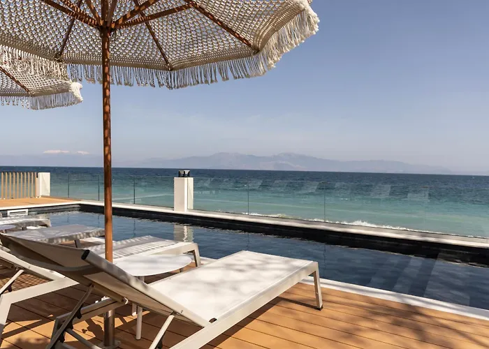 Daire Cavo Dio 4 - Beachfront Bliss - Cozy Pool Sunsets *