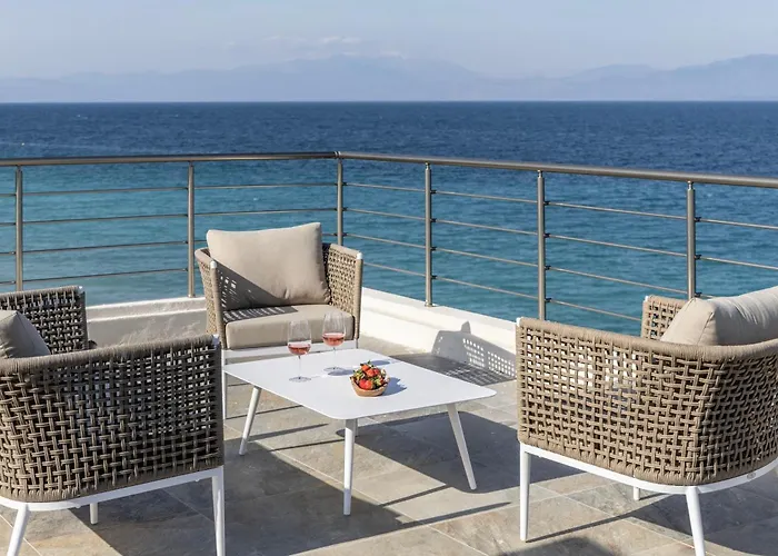 Daire Cavo Dio 4 - Beachfront Bliss - Cozy Pool Sunsets